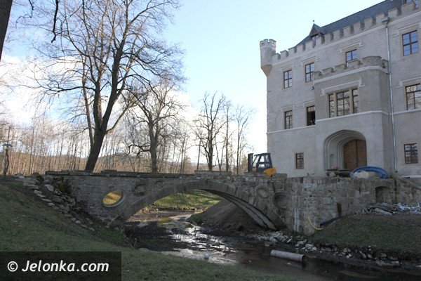 zamek-w-karpnikach-odzyskuje-dawna-swietnosc-foto-44132
