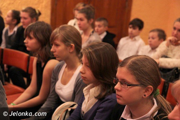 pieknie-mowili-wierszem-w-modziezowym-domu-kultury-foto-44135