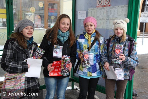 w-jeleniej-gorze-orkiestra-gra-na-potege-jest-super-chwala-mieszkancy-foto-44138
