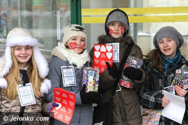 w-jeleniej-gorze-orkiestra-gra-na-potege-jest-super-chwala-mieszkancy-foto-44138