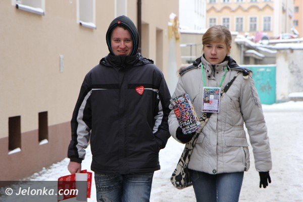 w-jeleniej-gorze-orkiestra-gra-na-potege-jest-super-chwala-mieszkancy-foto-44138