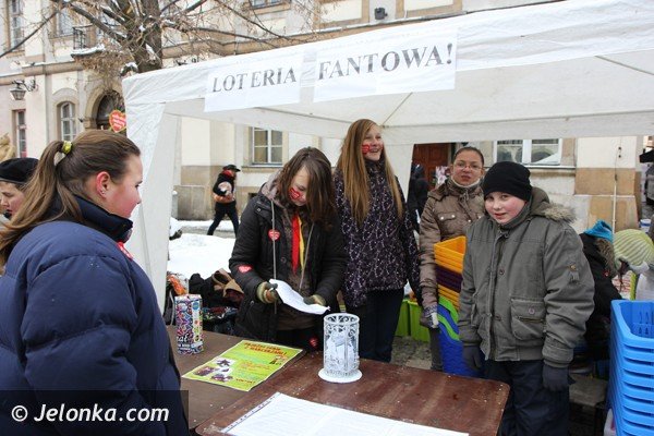 w-jeleniej-gorze-orkiestra-gra-na-potege-jest-super-chwala-mieszkancy-foto-44138