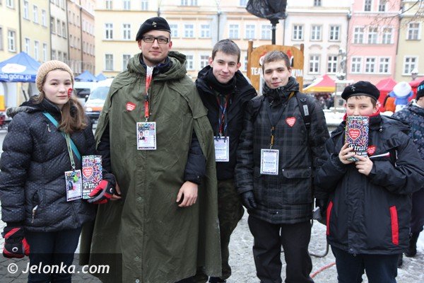 w-jeleniej-gorze-orkiestra-gra-na-potege-jest-super-chwala-mieszkancy-foto-44138