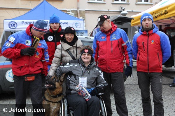 w-jeleniej-gorze-orkiestra-gra-na-potege-jest-super-chwala-mieszkancy-foto-44138