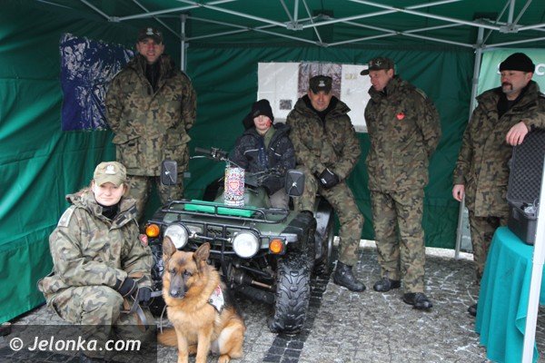 w-jeleniej-gorze-orkiestra-gra-na-potege-jest-super-chwala-mieszkancy-foto-44138