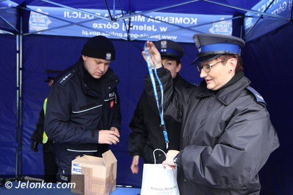 w-jeleniej-gorze-orkiestra-gra-na-potege-jest-super-chwala-mieszkancy-foto-44138