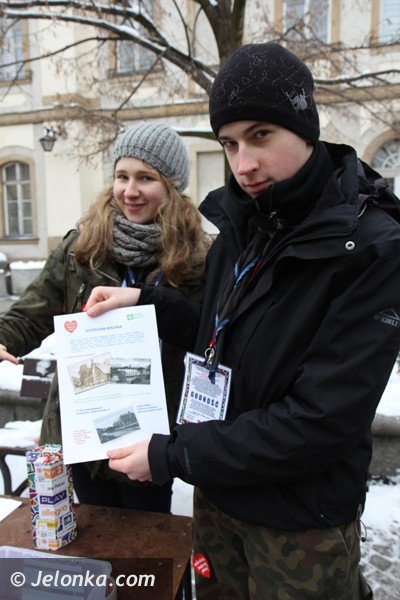 w-jeleniej-gorze-orkiestra-gra-na-potege-jest-super-chwala-mieszkancy-foto-44138