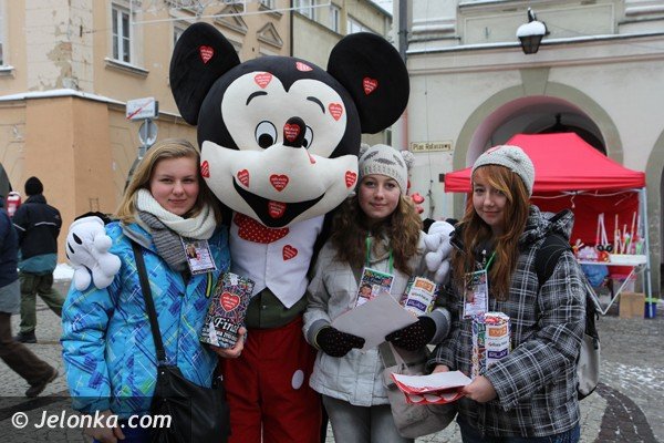 w-jeleniej-gorze-orkiestra-gra-na-potege-jest-super-chwala-mieszkancy-foto-44138
