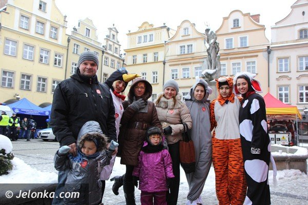 w-jeleniej-gorze-orkiestra-gra-na-potege-jest-super-chwala-mieszkancy-foto-44138