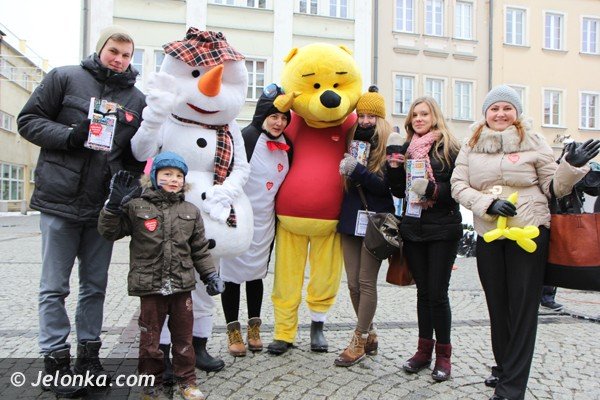 w-jeleniej-gorze-orkiestra-gra-na-potege-jest-super-chwala-mieszkancy-foto-44138