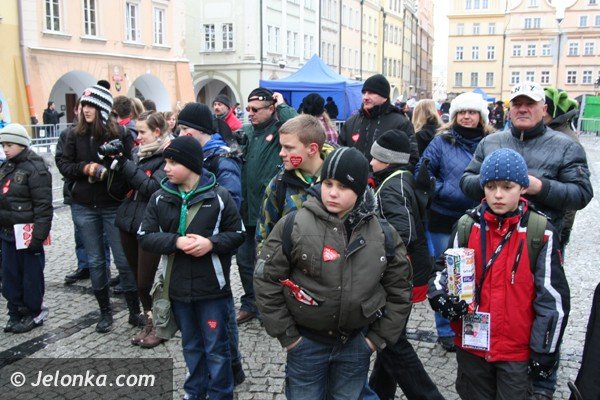 gitarowa-orkiestra-serc-graa-na-placu-ratuszowym-foto-44140