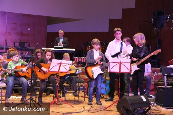 mode-talenty-ze-szkoy-muzycznej-yamaha-w-filharmonii-dolnoslaskiej-foto-44154