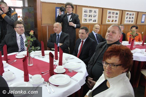 supernowoczesne-wyposazenie-i-sale-w-jeleniogorskich-szkoach-foto-44250