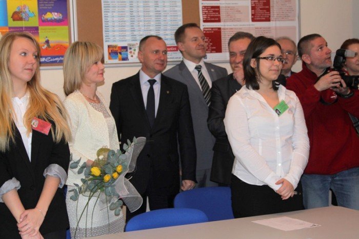 supernowoczesne-wyposazenie-i-sale-w-jeleniogorskich-szkoach-foto-44250
