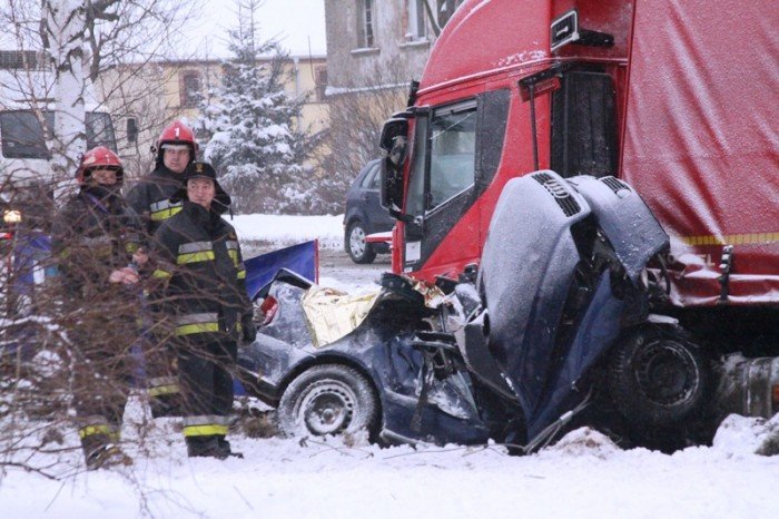 tir-zmiazdzy-audi-przy-ul-wrocawskiej-jedna-osoba-nie-zyje-foto-44276
