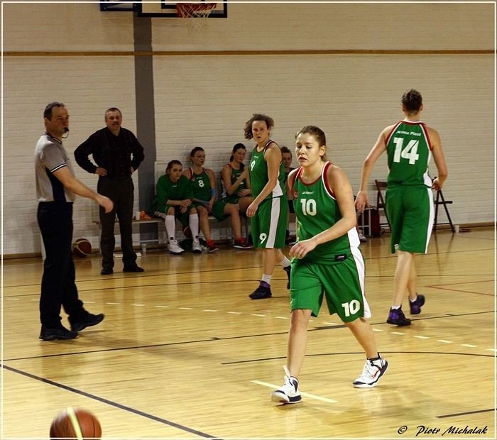 koszykarki-wrociy-z-poznania-z-tarcza-foto-44305