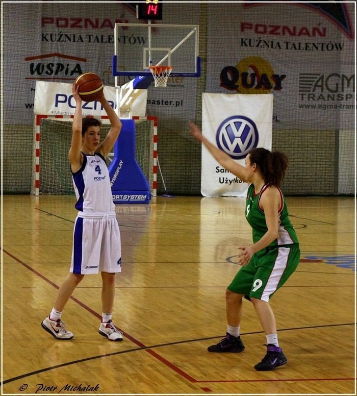 koszykarki-wrociy-z-poznania-z-tarcza-foto-44305