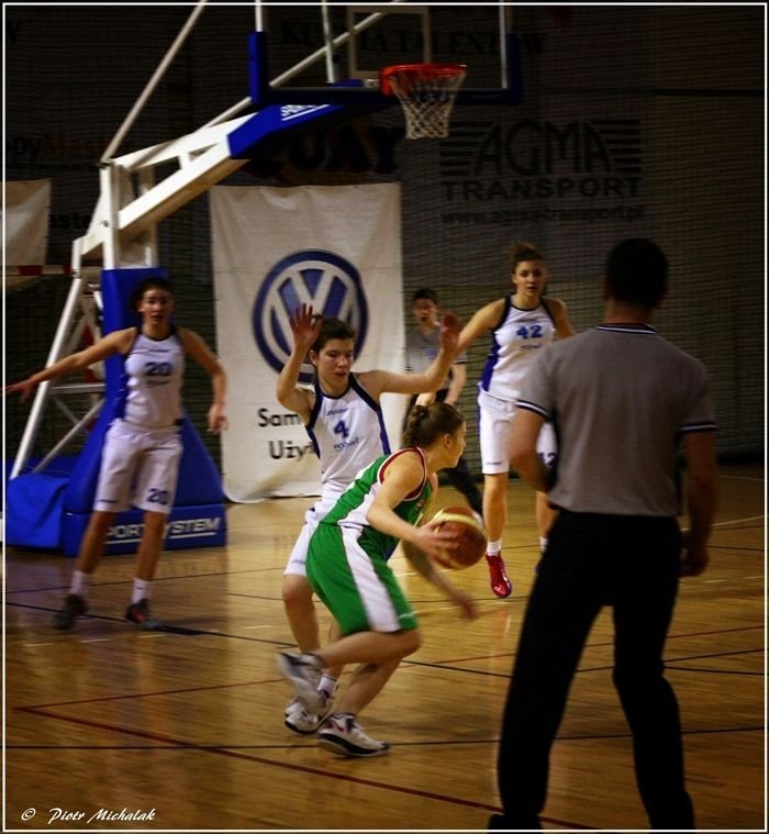 koszykarki-wrociy-z-poznania-z-tarcza-foto-44305