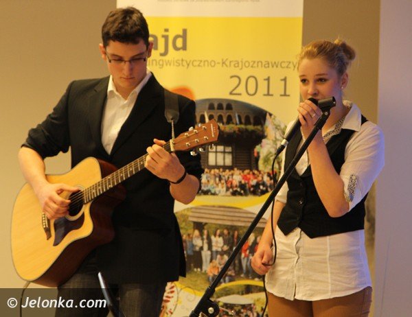 jeleniogorska-modziez-poznaje-pereki-regionu-i-zdobywa-medale-foto-44322