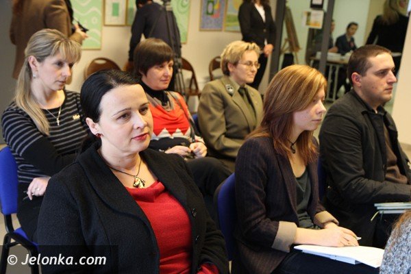 jeleniogorska-modziez-poznaje-pereki-regionu-i-zdobywa-medale-foto-44322