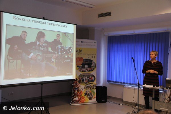 jeleniogorska-modziez-poznaje-pereki-regionu-i-zdobywa-medale-foto-44322
