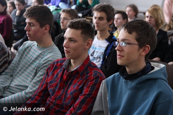 modziez-z-norwida-debatowaa-o-problemie-elektrosmieci-foto-44343