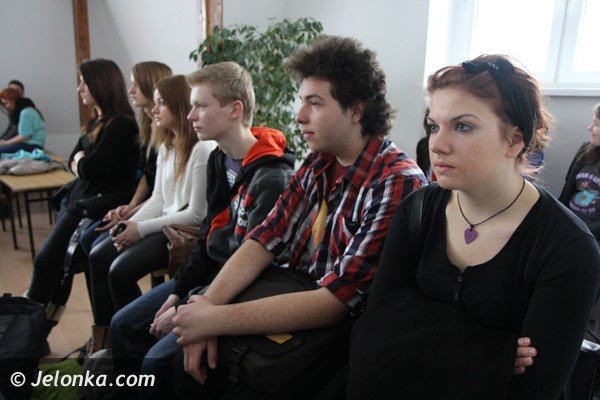 modziez-z-norwida-debatowaa-o-problemie-elektrosmieci-foto-44343