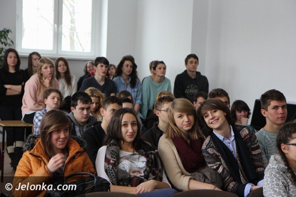 modziez-z-norwida-debatowaa-o-problemie-elektrosmieci-foto-44343