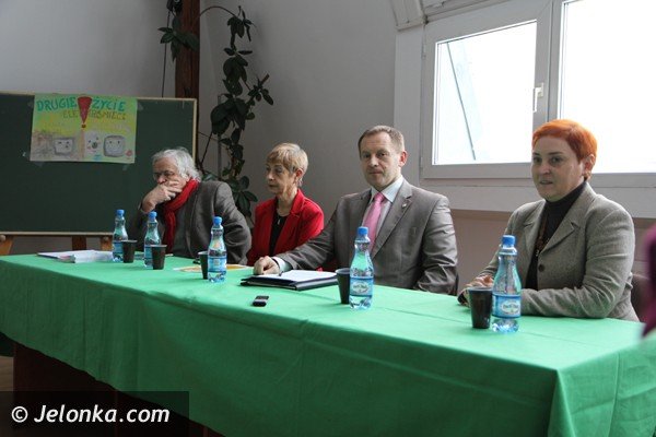 modziez-z-norwida-debatowaa-o-problemie-elektrosmieci-foto-44343