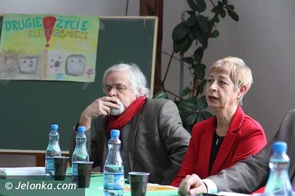 modziez-z-norwida-debatowaa-o-problemie-elektrosmieci-foto-44343