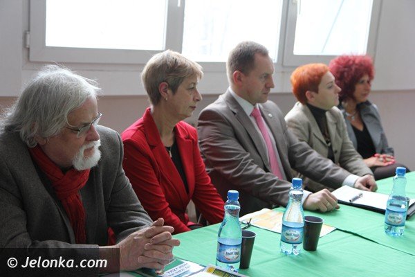 modziez-z-norwida-debatowaa-o-problemie-elektrosmieci-foto-44343