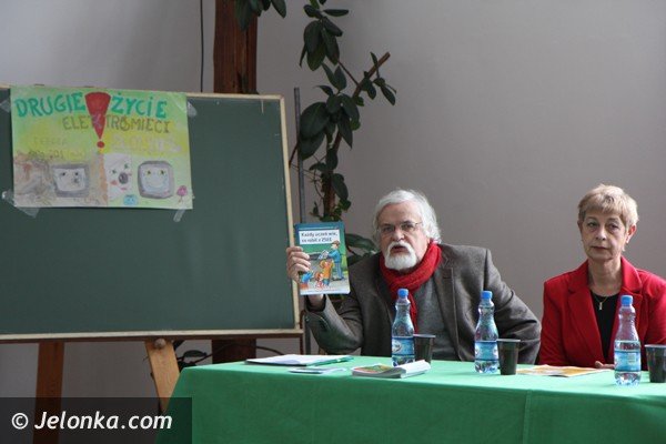 modziez-z-norwida-debatowaa-o-problemie-elektrosmieci-foto-44343