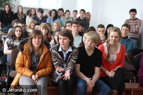 modziez-z-norwida-debatowaa-o-problemie-elektrosmieci-foto-44343