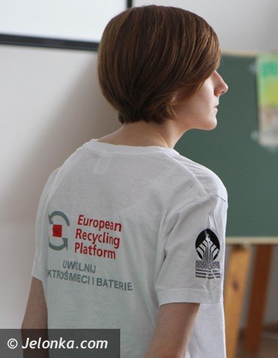 modziez-z-norwida-debatowaa-o-problemie-elektrosmieci-foto-44343