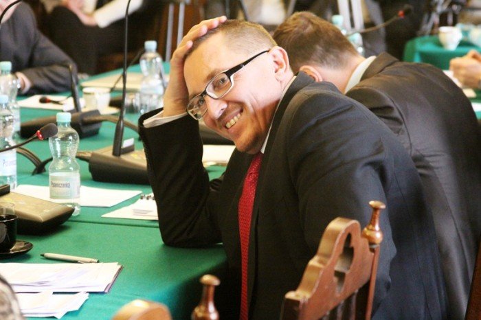 pis-woda-jednak-podrozeje-prezydent-zawia-kama-foto-44359
