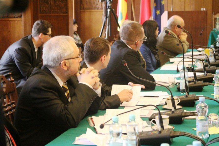 pis-woda-jednak-podrozeje-prezydent-zawia-kama-foto-44359
