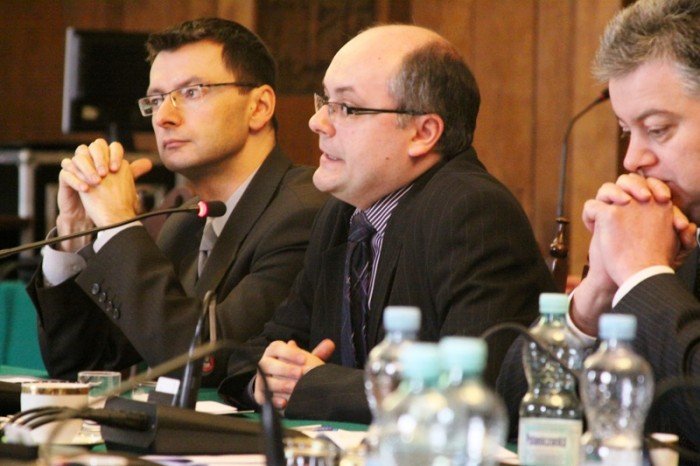pis-woda-jednak-podrozeje-prezydent-zawia-kama-foto-44359