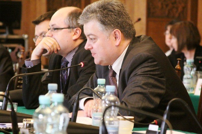 pis-woda-jednak-podrozeje-prezydent-zawia-kama-foto-44359