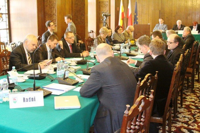 pis-woda-jednak-podrozeje-prezydent-zawia-kama-foto-44359