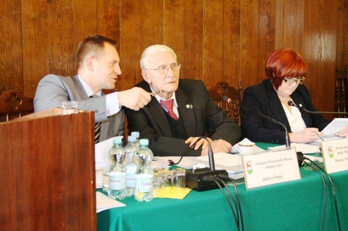 pis-woda-jednak-podrozeje-prezydent-zawia-kama-foto-44359