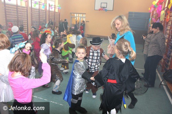 przedszkolaki-z-okraglaczka-na-balu-karnawaowym-w-siodemce-foto-44361