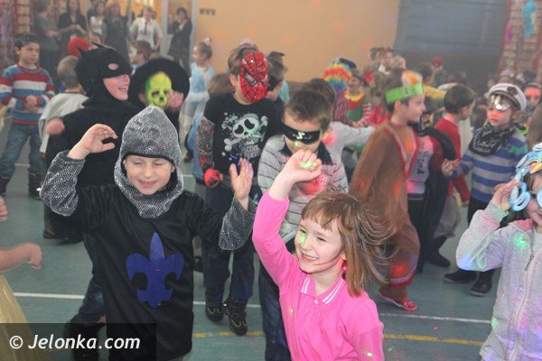 przedszkolaki-z-okraglaczka-na-balu-karnawaowym-w-siodemce-foto-44361