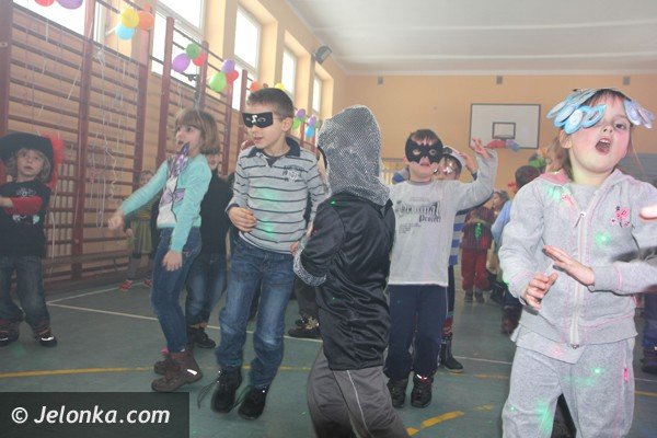 przedszkolaki-z-okraglaczka-na-balu-karnawaowym-w-siodemce-foto-44361