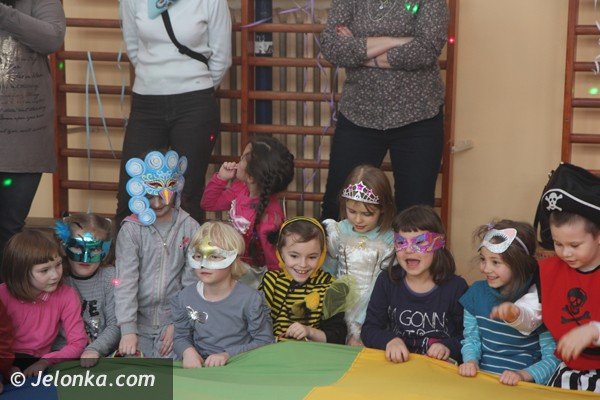 przedszkolaki-z-okraglaczka-na-balu-karnawaowym-w-siodemce-foto-44361