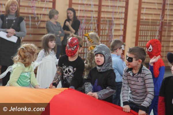 przedszkolaki-z-okraglaczka-na-balu-karnawaowym-w-siodemce-foto-44361