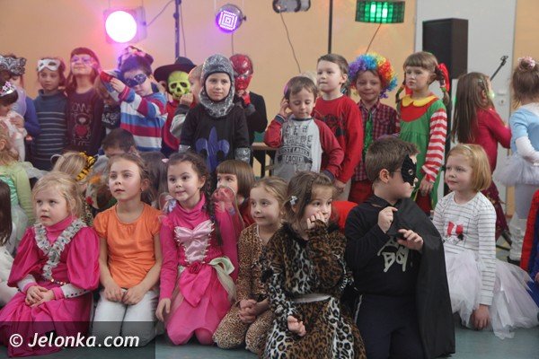 przedszkolaki-z-okraglaczka-na-balu-karnawaowym-w-siodemce-foto-44361