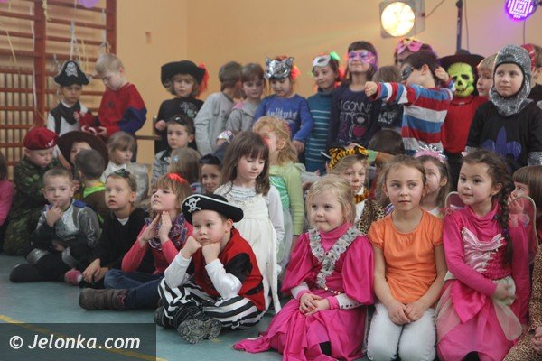 przedszkolaki-z-okraglaczka-na-balu-karnawaowym-w-siodemce-foto-44361