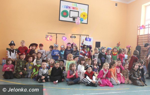 przedszkolaki-z-okraglaczka-na-balu-karnawaowym-w-siodemce-foto-44361