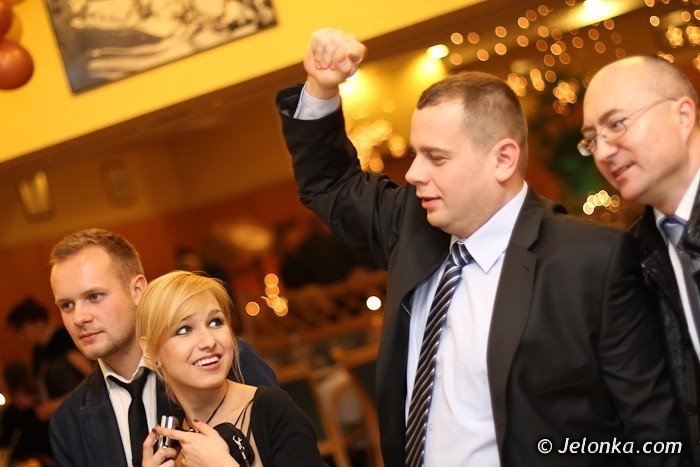 zbierali-pieniadze-dla-zdolnej-modziezy-na-xvii-balu-charytatywnym-im-jerzego-szmajdzinskiego-foto-44512
