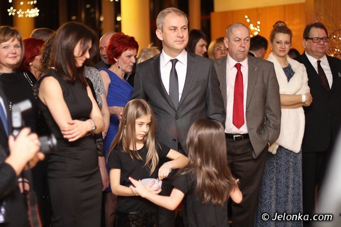 zbierali-pieniadze-dla-zdolnej-modziezy-na-xvii-balu-charytatywnym-im-jerzego-szmajdzinskiego-foto-44512